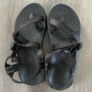 LIKE NEW SIZE 11 MENS BLACK CHACO SANDALS